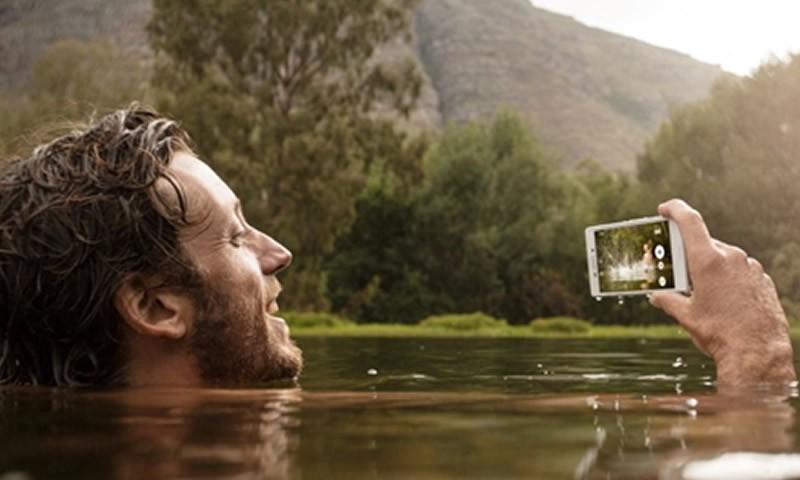 Take Selfies Underwater With The Sony