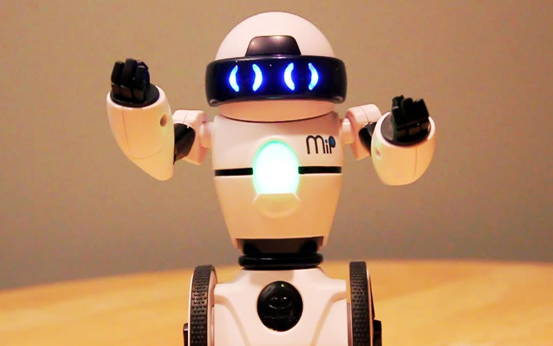 MiP Robot - The Toy That Can Balance A Lot of Things