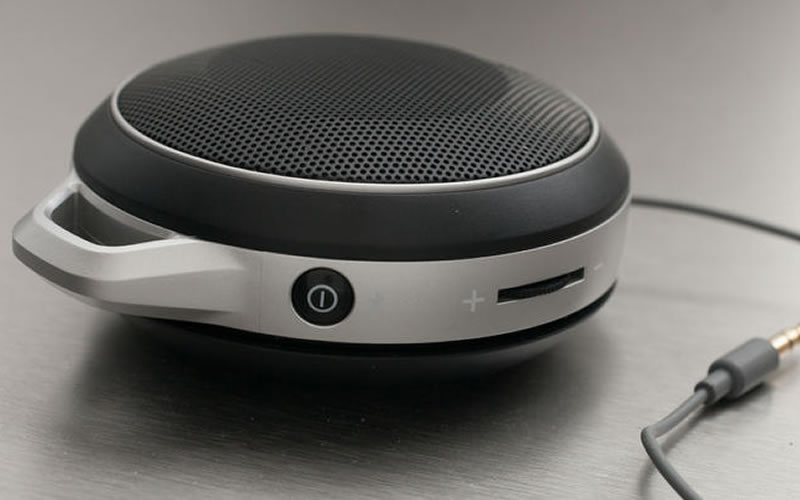 The JBL Micro II Ultra-Portable Multimedia Speaker Delivers Great Music Quality at the Right Price