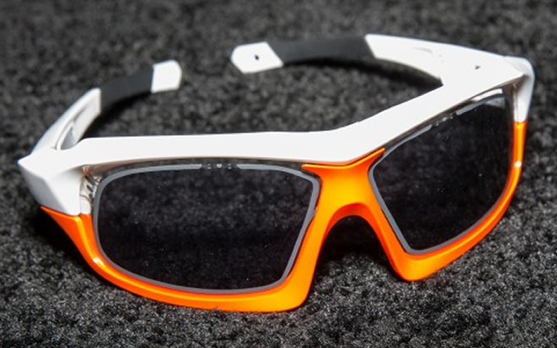 Uvex Variatronic Cycling Glasses Changes Tint With a Button or on Their Own