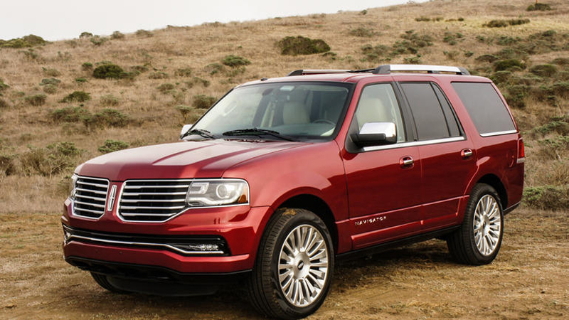 2015 Lincoln Navigator Review - Bringing Luxury While Still Maintaining its SUV Character