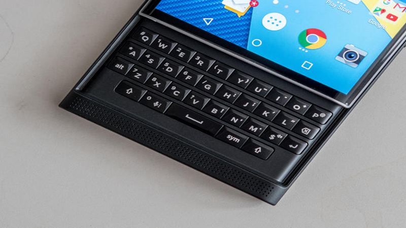 BlackBerry Priv Review - The Smartphone With a Touchscreen Display and a Physical Keyboard