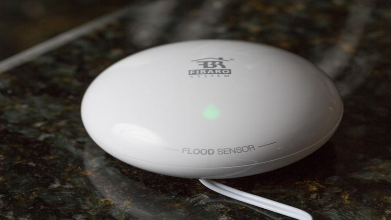 Fibaro Flood Sensor Review - Clever Design That Also Brings in Versatility