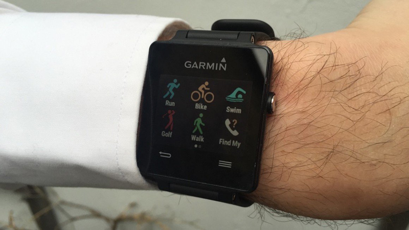 Garmin Vivoactive Review - The GPS Fitness Tracker and a Smartwatch on the Side