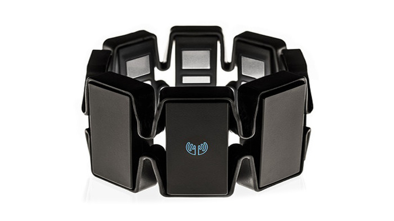 Thalmic Myo Armband - The Closest Thing to Actually Using "The Force"