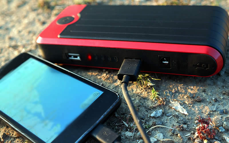 PowerAll PBJS3200RG Portable Power Bank and Car Jump Starter is All You Need for Battery Emergencies