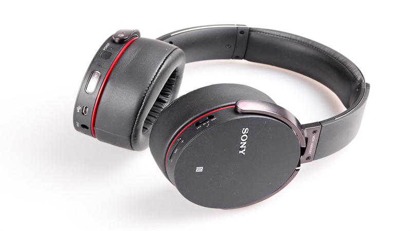 Sony MDR XB950BT Review - Top-of-the-Line Looks Meets Equally Great Performance