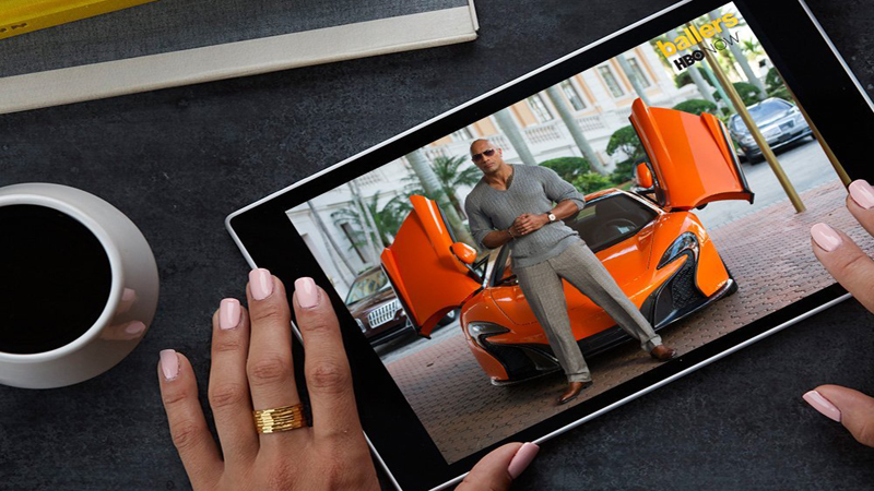 Amazon Fire HD 10 Review - Larger, Thinner, and Lighter
