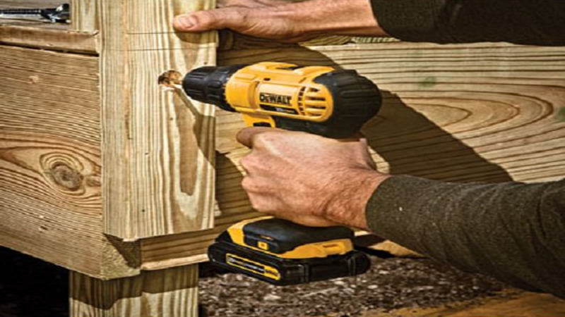 DEWALT DCD771C2 20V Compact Drill/Driver Kit Review - A Beast of a Handy Device