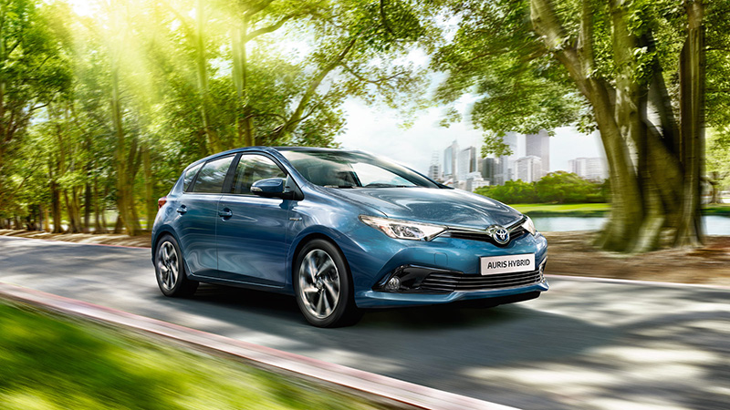 2016 Toyota Auris Review - A Solid Performing Family Car