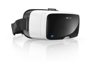 Zeiss VR One Review - Great Potential But Lacks Sufficient Controls