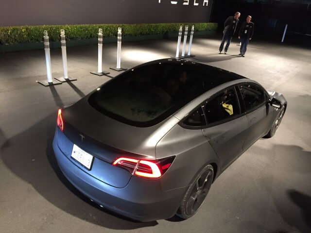 tesla-model-3-design-prototype--reveal-event--march-2016_100551191_m