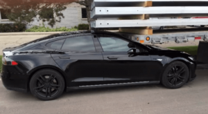 tesla-model-s-wummon-accident